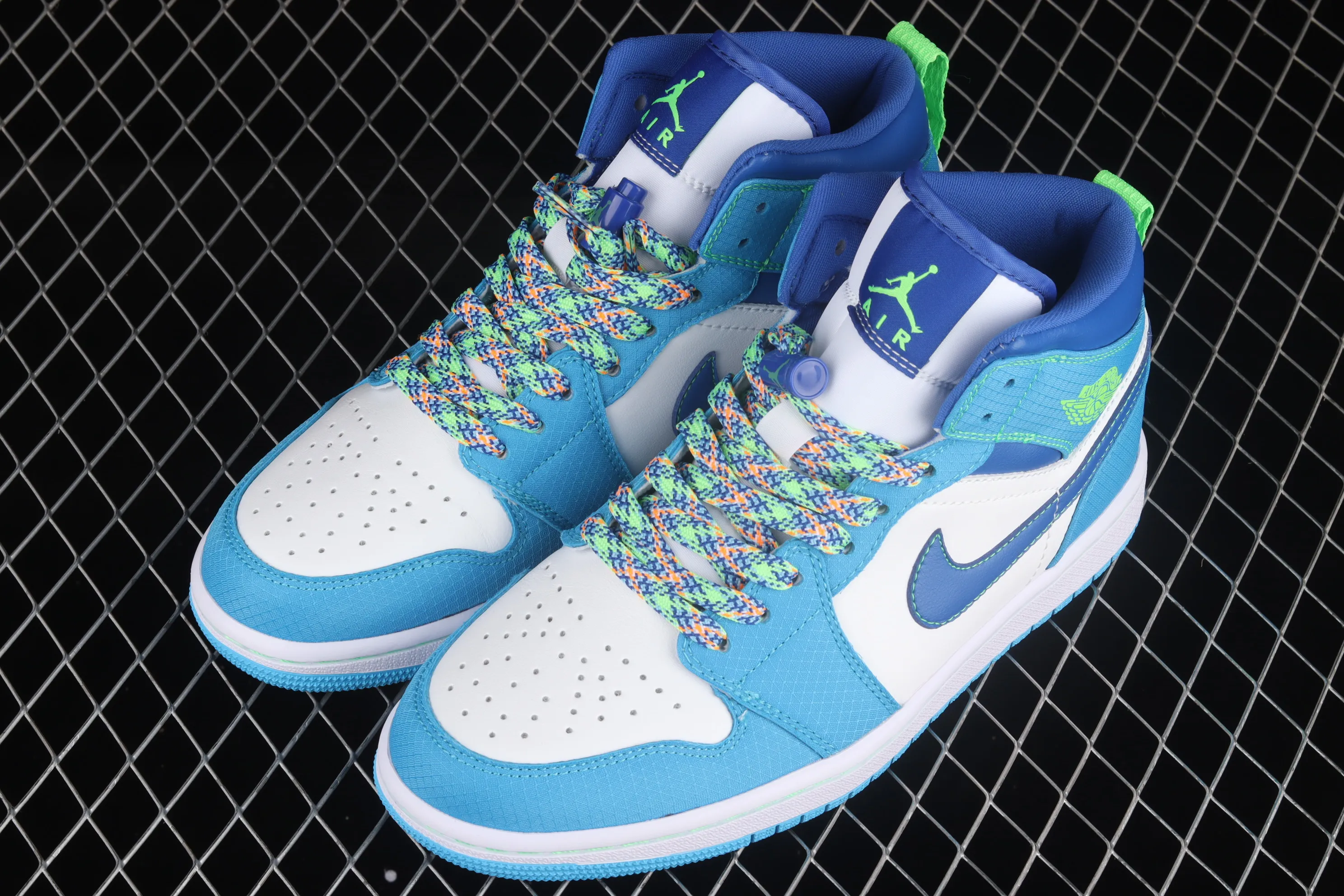 All Categories Air Jordan Jordan Series Basketball Shoes Air Jordan 1 Mid Differentiated Edition Air Jordan 1 Mid AJ1 Joe 1 Blue and Green Chinese Culture Basketball Shoes DA8010-400